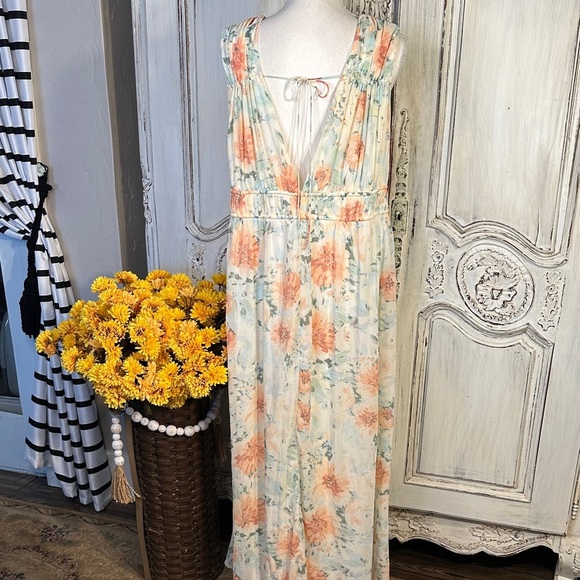 Feminine Floral Maxi Dress with Orange and Blue Accents - Picture 6 of 9
